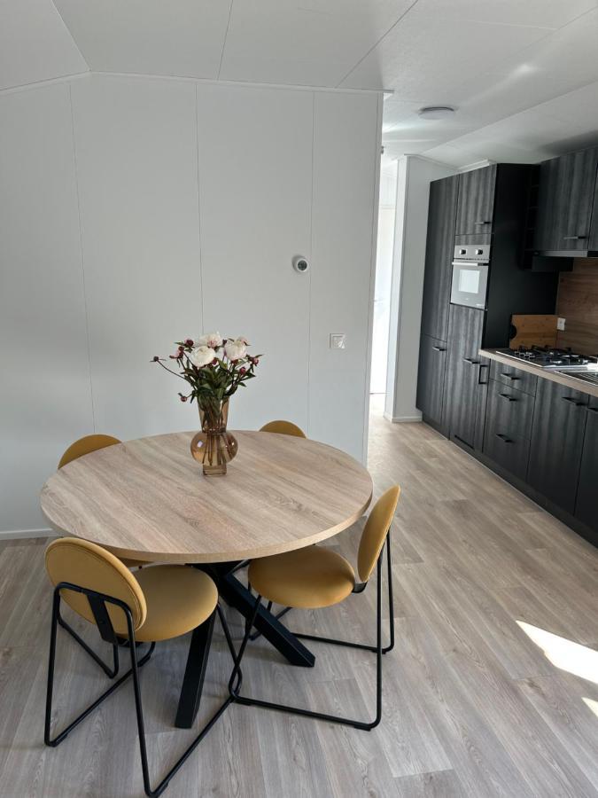 Breezy Beach Chalet Петтен Экстерьер фото