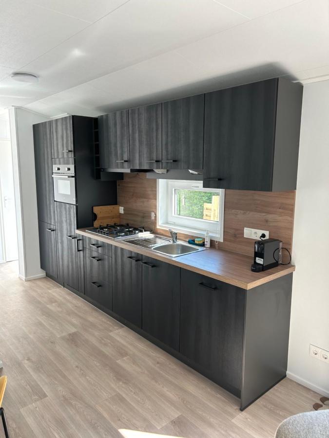 Breezy Beach Chalet Петтен Экстерьер фото