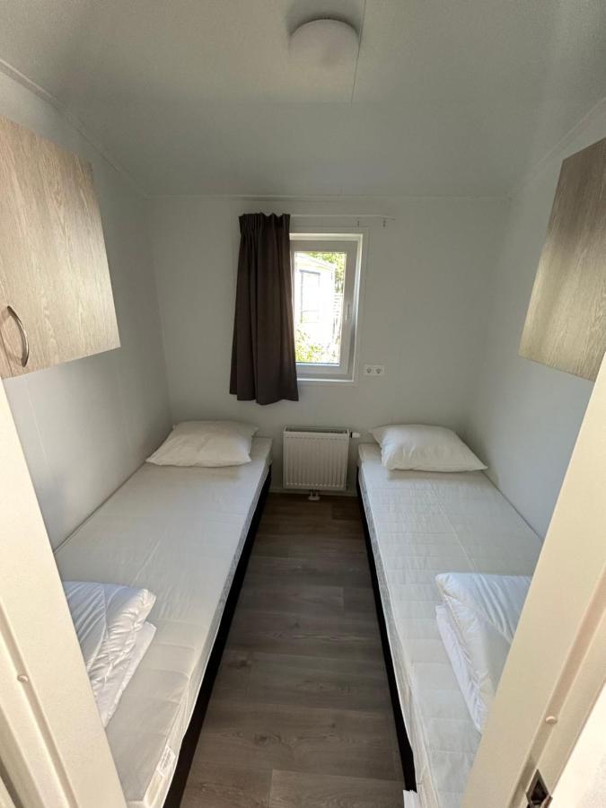 Breezy Beach Chalet Петтен Экстерьер фото