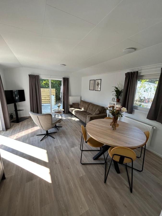 Breezy Beach Chalet Петтен Экстерьер фото